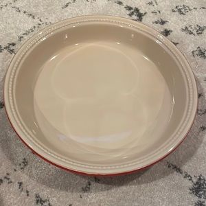 Le Creuset pie dish